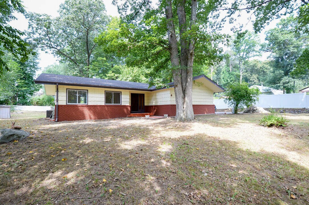 8 Harris Ave in Stanhope, NJ - Building Photo