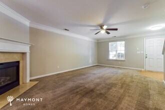 731 Crestwell Cir in Atlanta, GA - Building Photo - Building Photo