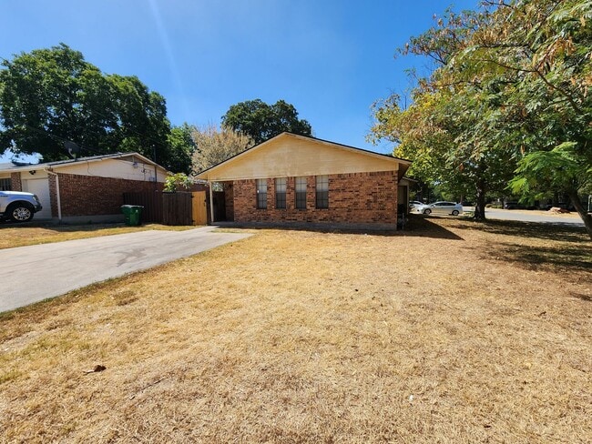 3211 Eastridge Dr