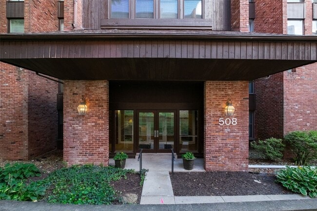 property at 508 Coeur de Royale Dr