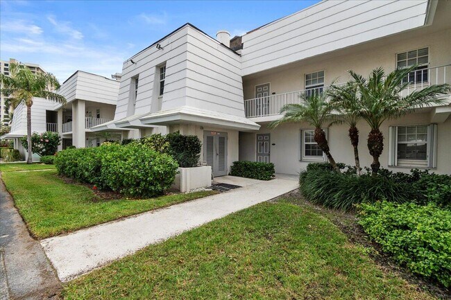 1250 Sugar Sands Blvd in West Palm Beach, FL - Building Photo - Building Photo