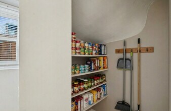 2614 W Lunt Ave in Chicago, IL - Foto de edificio - Building Photo