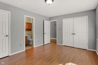 8020 Christiana Way in Indianapolis, IN - Building Photo - Building Photo