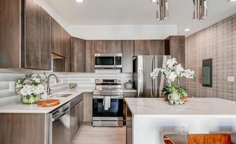 421 S Broadway in Baltimore, MD - Building Photo