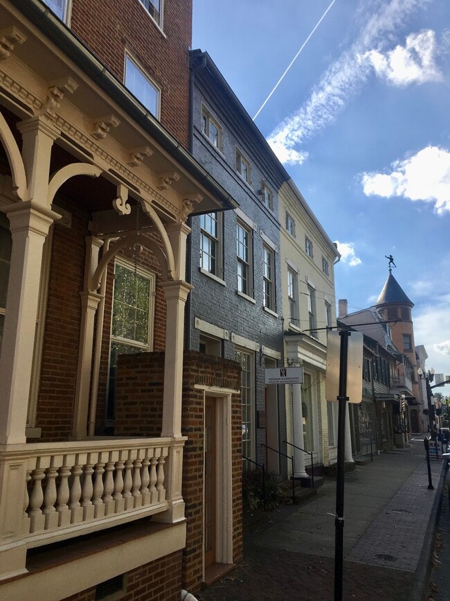 25 W Boscawen St, Unit 2 in Winchester, VA - Building Photo - Building Photo