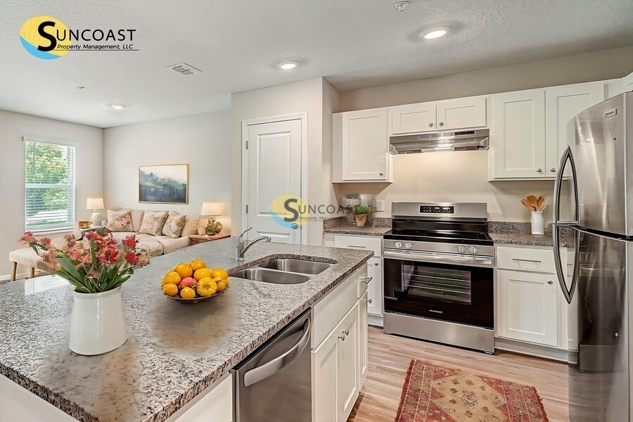 9564 Hood Rd in Jacksonville, FL - Building Photo