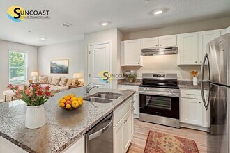 9612 Hood Rd in Jacksonville, FL - Building Photo - Building Photo