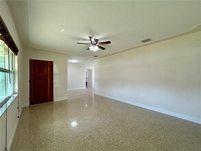 4747 55th Ave N in St. Petersburg, FL - Building Photo - Building Photo