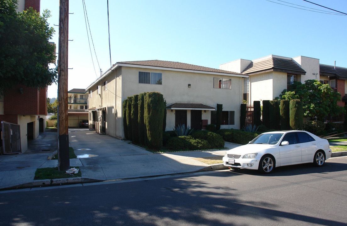 612 E Maple St in Glendale, CA - Building Photo