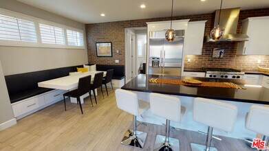 12860 S Seaglass Cir in Los Angeles, CA - Building Photo - Building Photo