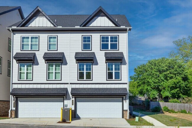 1961 North St NW in Atlanta, GA - Foto de edificio - Building Photo