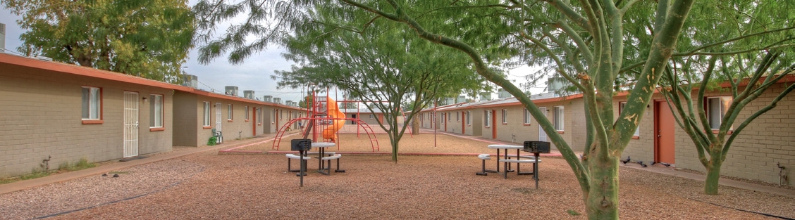 Gran Jardin Apartments in Phoenix, AZ - Building Photo