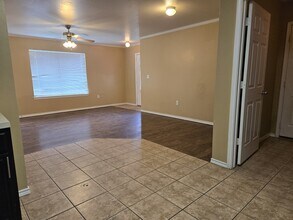 612 N Englewood Ave in Lubbock, TX - Foto de edificio - Building Photo