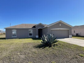 935 Cumberland Dr in Kissimmee, FL - Building Photo