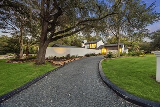 203 Cove Creek Ln in Houston, TX - Foto de edificio - Building Photo