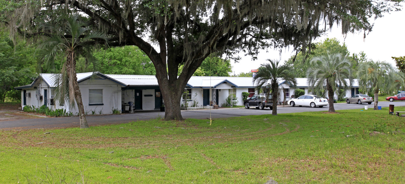 Triangle in Lake City, FL - Foto de edificio