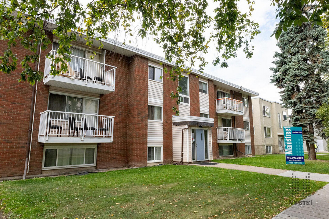 MACK Apartments in Edmonton, AB - Building Photo