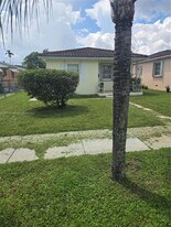 1708 Plunkett St in Hollywood, FL - Building Photo