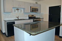 Building Photo - Seven Stories West Apartamentos in Akron, Ohio