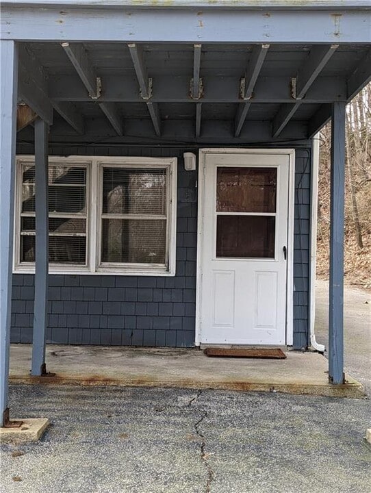 33 Gadoury Ave in Coventry, RI - Building Photo