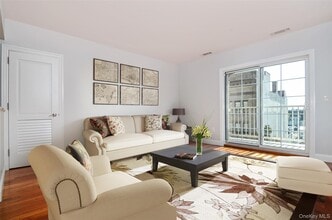 543 Main St in New Rochelle, NY - Building Photo - Building Photo