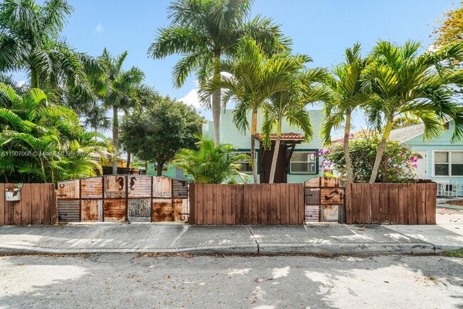 416 S L St in Lake Worth Beach, FL - Building Photo - Building Photo