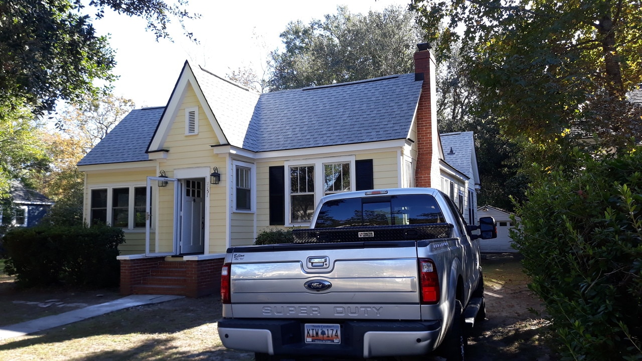1151 E Montague Ave in North Charleston, SC - Foto de edificio
