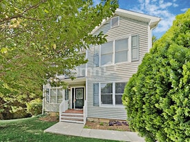 479 Shoal Ct in Lawrenceville, GA - Building Photo