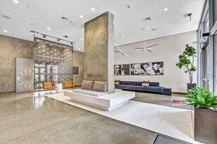 350 Eleventh Ave in San Diego, CA - Building Photo