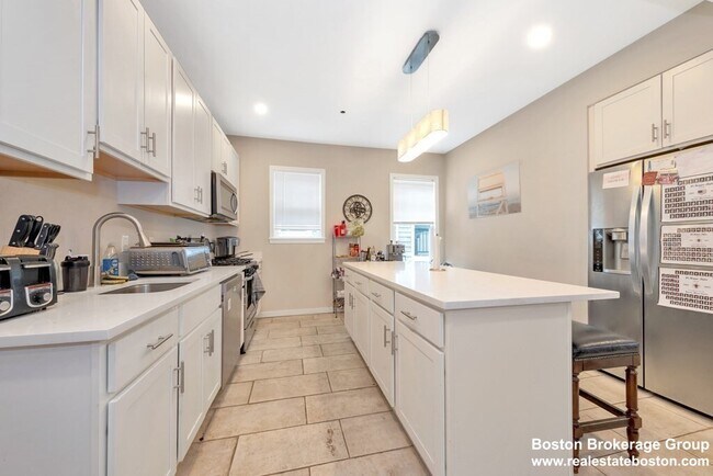 228 Calumet St, Unit calumet st boston in Boston, MA - Building Photo - Building Photo