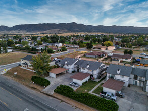 21533 Golden Hills Blvd in Tehachapi, CA - Building Photo - Building Photo