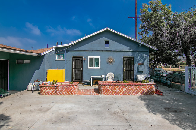 13200 Pinney St in Pacoima, CA - Building Photo - Building Photo