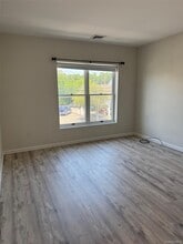 57 Stewart Ave in Huntington, NY - Building Photo - Building Photo
