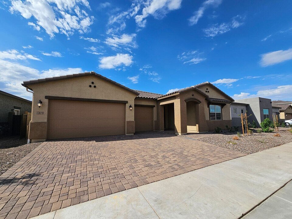 22679 E Watford Dr in Queen Creek, AZ - Building Photo