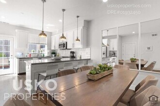 5965 Hilltop Dr in Carmichael, CA - Building Photo - Building Photo