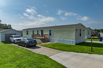 4333 Parkridge Ave in Pleasant Hill, IA - Building Photo - Primary Photo