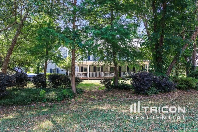 property at 3321 Manchester Dr SW