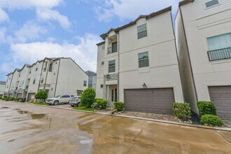 10914 Brookeshire Chase Ln in Houston, TX - Building Photo - Building Photo