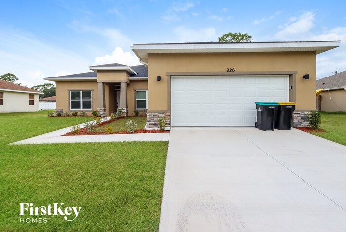 926 Braganza Ave SE in Palm Bay, FL - Building Photo