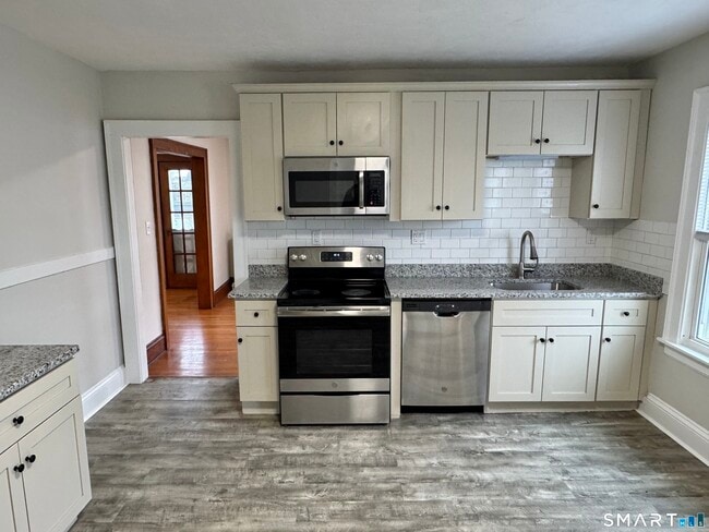 29 Nesbit Ave in West Hartford, CT - Building Photo - Building Photo