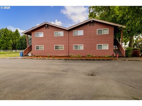 585 Lone Oak Ave in Eugene, OR - Building Photo - Building Photo