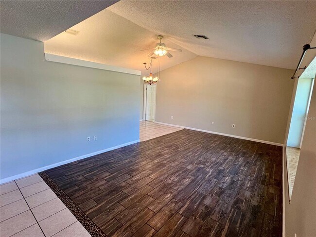 117 Ridgecrest Dr in Eustis, FL - Building Photo - Building Photo