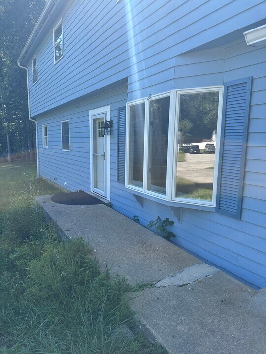 5 Spruce Dr in Dover, NH - Building Photo