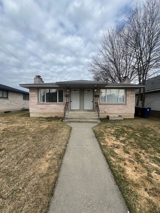 533 E Olympic Ave in Spokane, WA - Foto de edificio