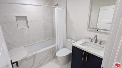 3677 3rd Ave in Los Angeles, CA - Building Photo - Building Photo
