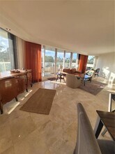 6051 N Ocean Dr, Unit 302 in Hollywood, FL - Building Photo - Building Photo