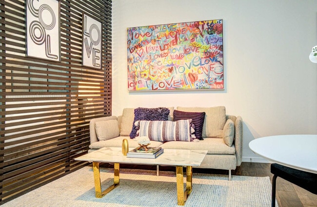 2617 Yale St in Houston, TX - Foto de edificio - Building Photo