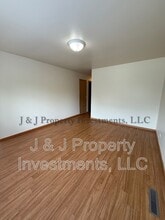 1327 Melrose Ave in Round Lake Beach, IL - Building Photo - Building Photo
