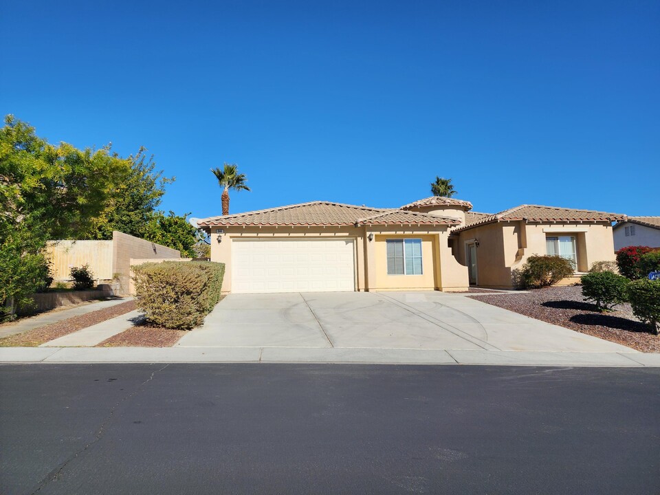 844 Ventana Ridge in Palm Springs, CA - Building Photo