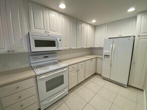 7803 Bergamo Ave in Sarasota, FL - Building Photo - Building Photo